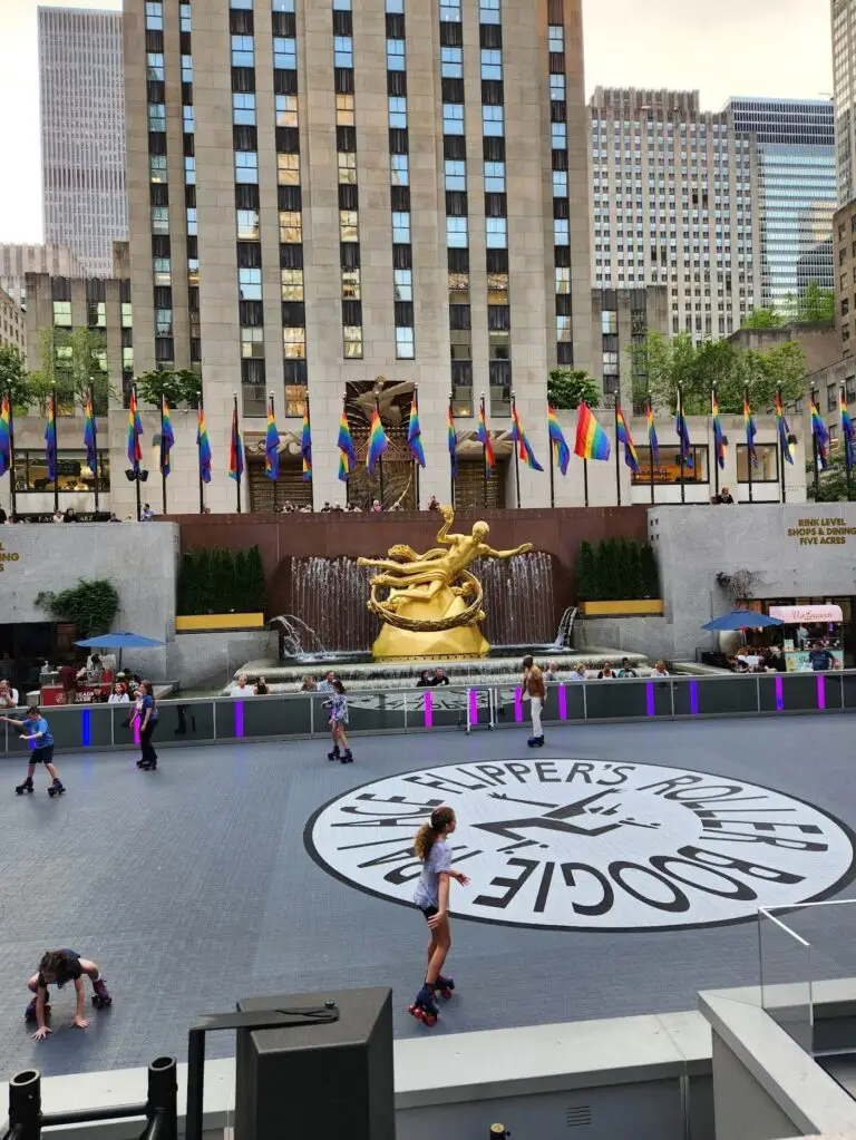 Roller skating rink at Rockefellar Plaza