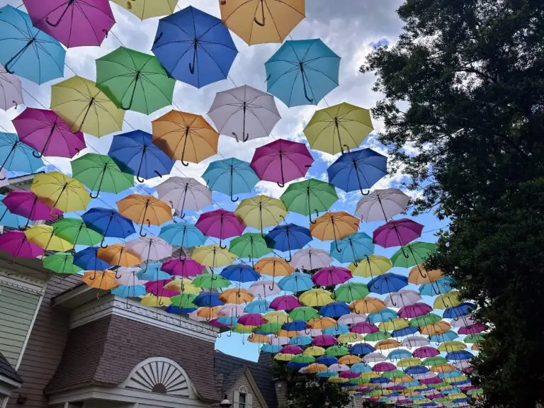Umbrella walkway