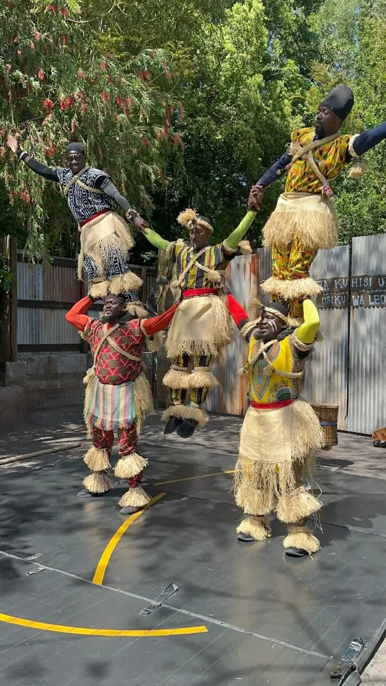 African dancers