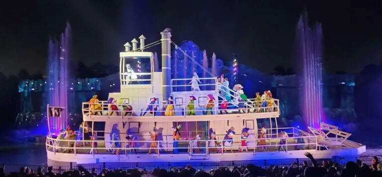 Fantasmic is an awesome nighttime show!