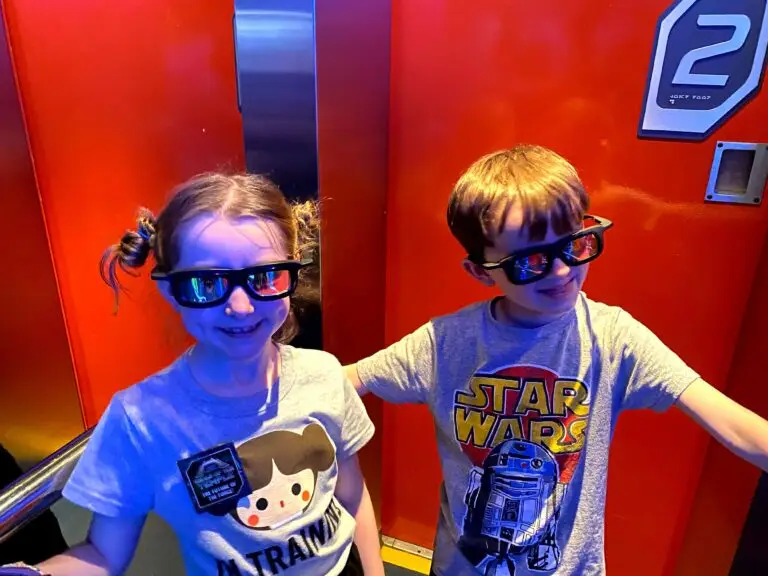 3D glasses ready for Star Tours