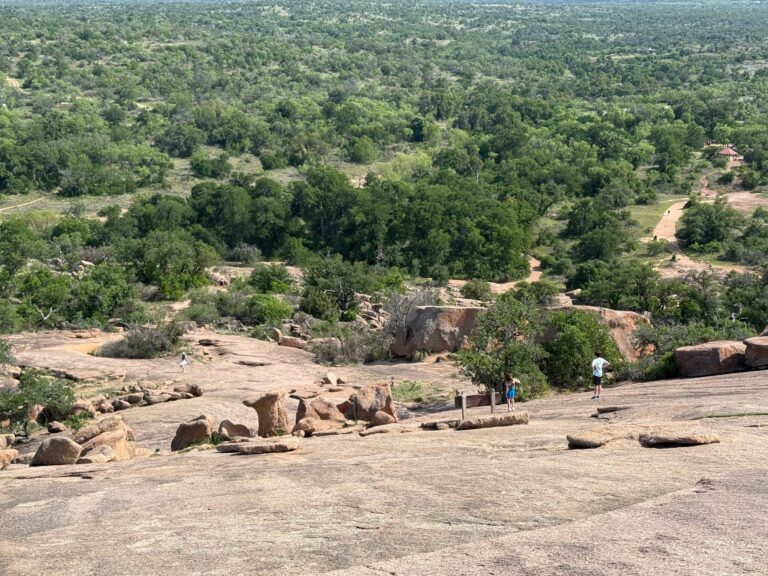 The Summit Trail is loosely marked and kids can have fun climbing on the rocks.
