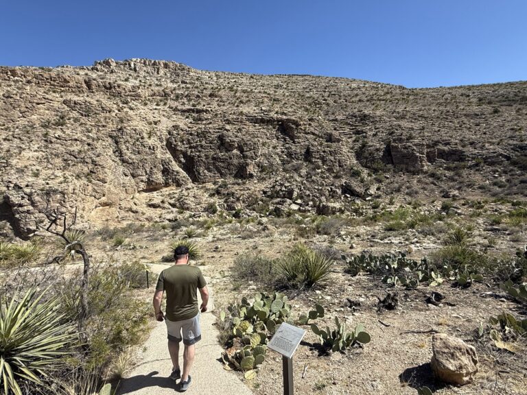 The start of the short Walnut Canyon Nature Trail